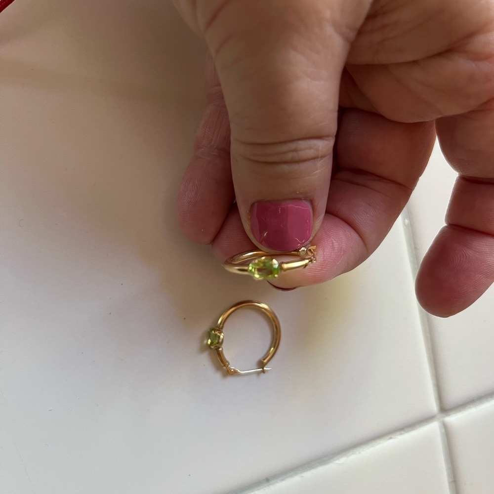 14k yellow gold genuine peridot earrings. Beautiful!